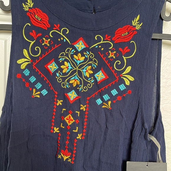 NWT tank top - Picture 3 of 7